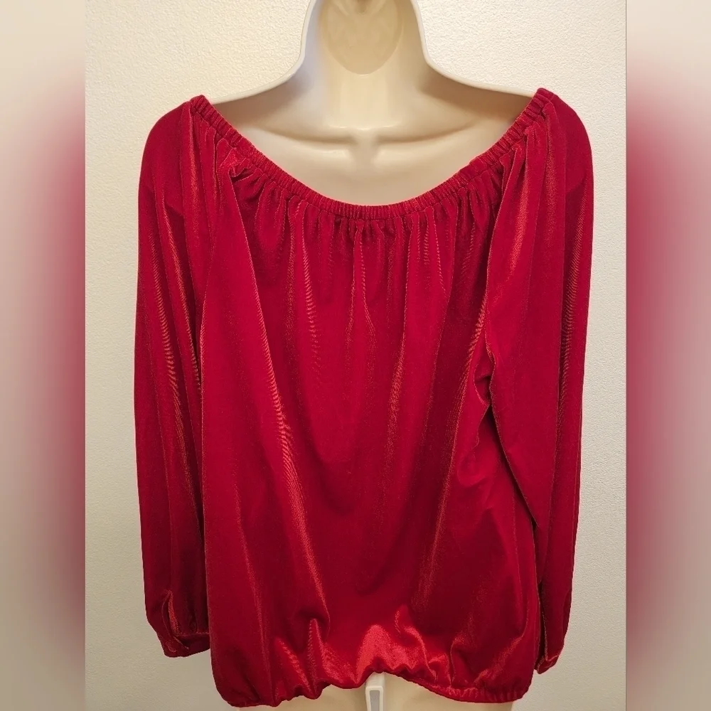 NWT CeCe Ladies Red Velvet Blouse - Picture 3 of 3